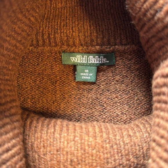 Cropped Turtleneck Sweater Size M - Picture 3 of 5